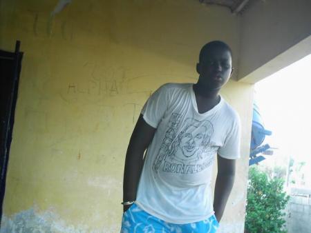 arona sy